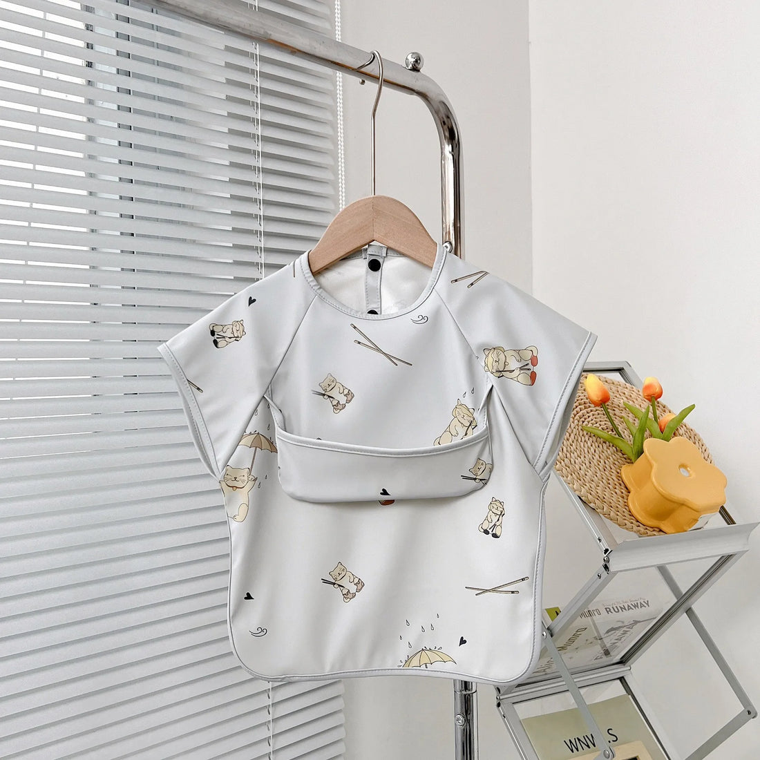 Cute Baby Bibs Toddler Baberos Bavoir Waterproof Short Sleeve Apron Cartoon Animals Children Feeding Smock Bib Baby Stuff 0-6Y